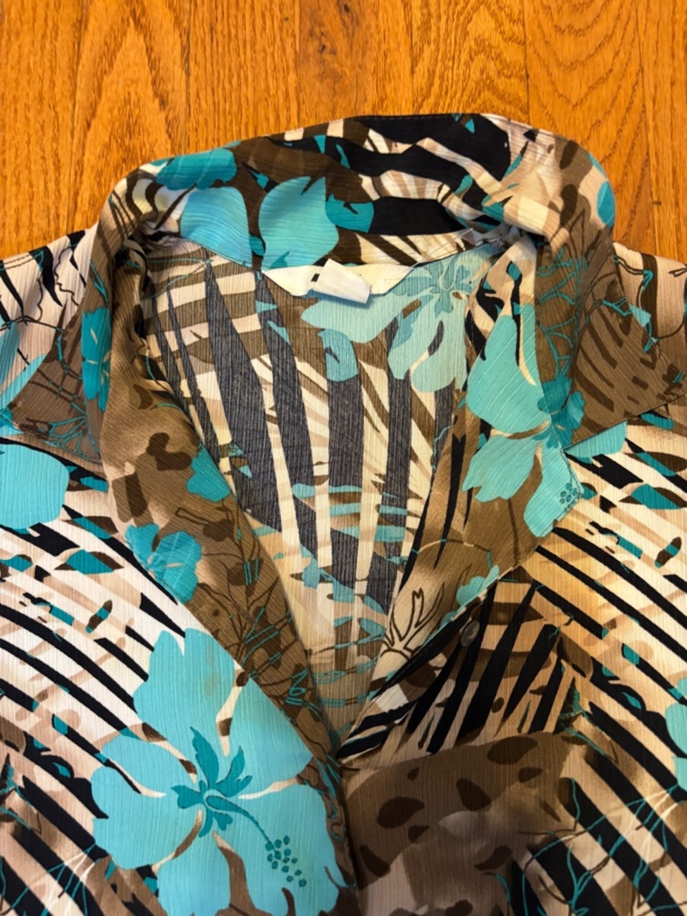 Alia Turquoise Floral Short-Sleeve Button-Down Shirt - Picture 4 of 7